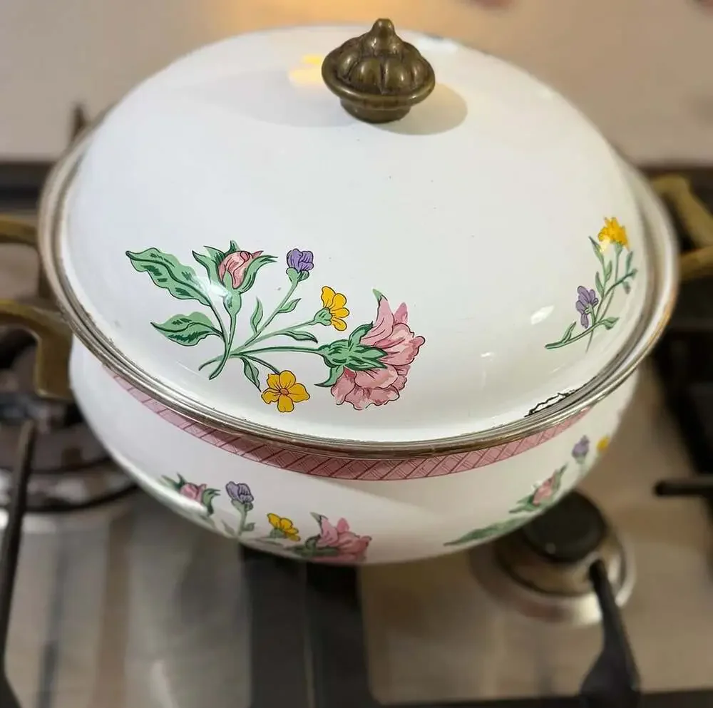 Vintage Enamel Casserole Pot With Lid Floral Pattern